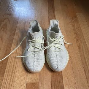Yeezys sz 9